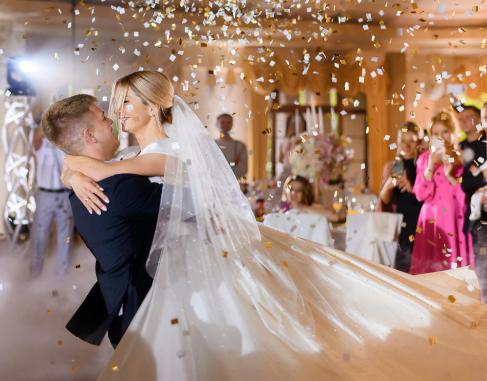 Why the Wedding Singer Matters More Than You Think – Varosyan Events Guide